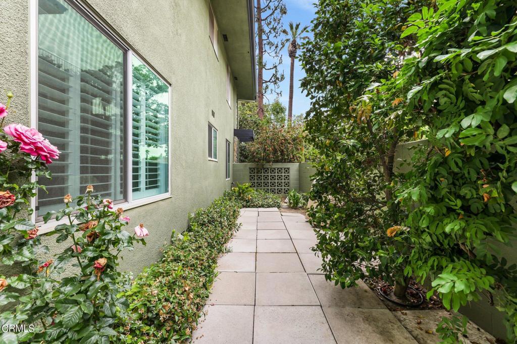 1201 S Orange Grove Boulevard