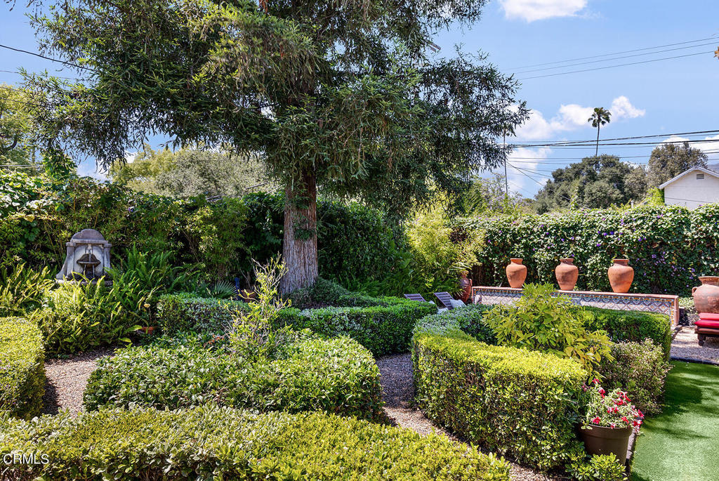 2007 Queensberry Road