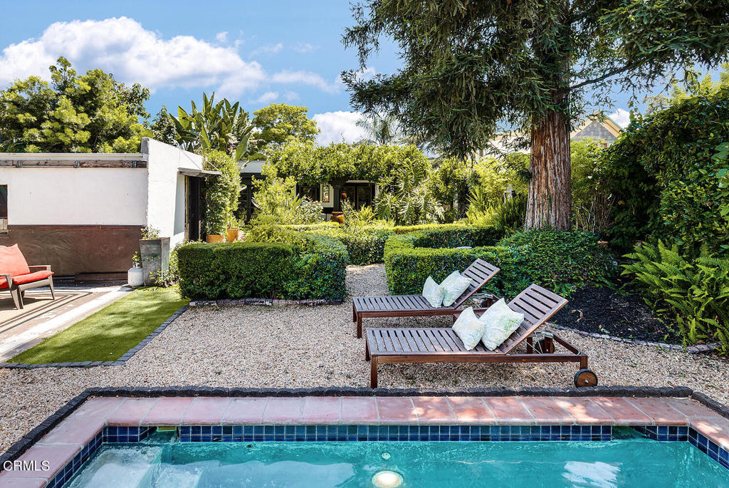 2007 Queensberry Road