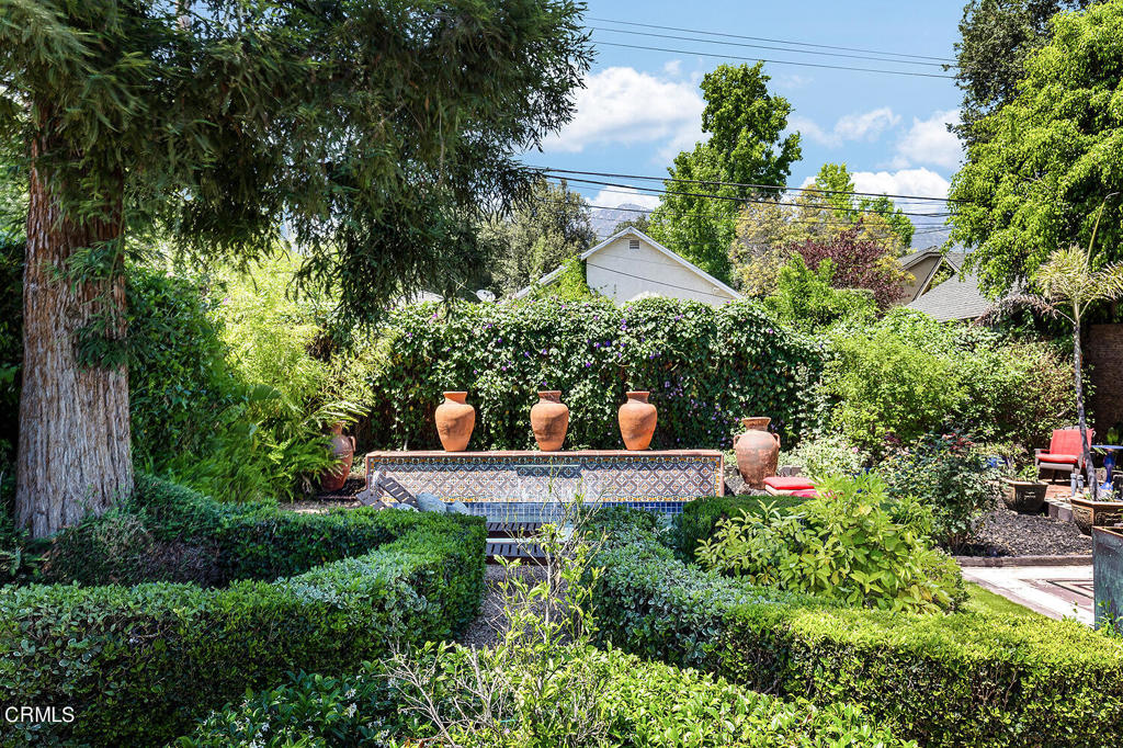 2007 Queensberry Road