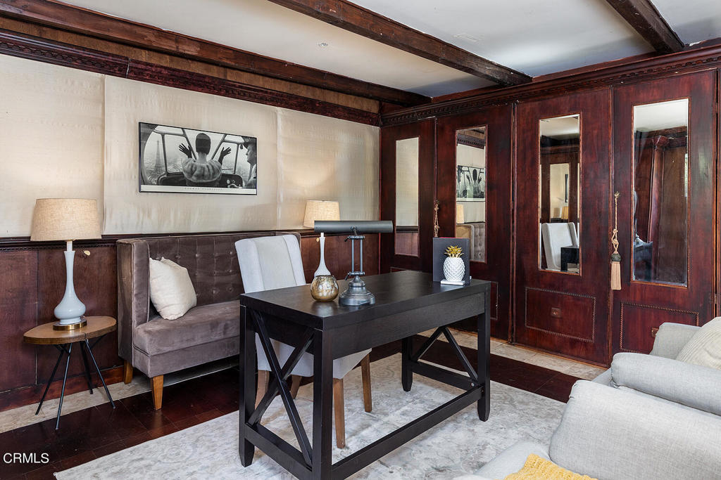 2007 Queensberry Road