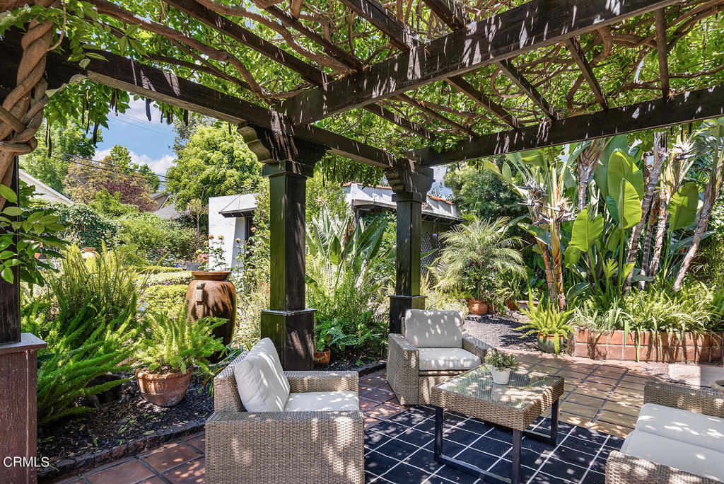 2007 Queensberry Road