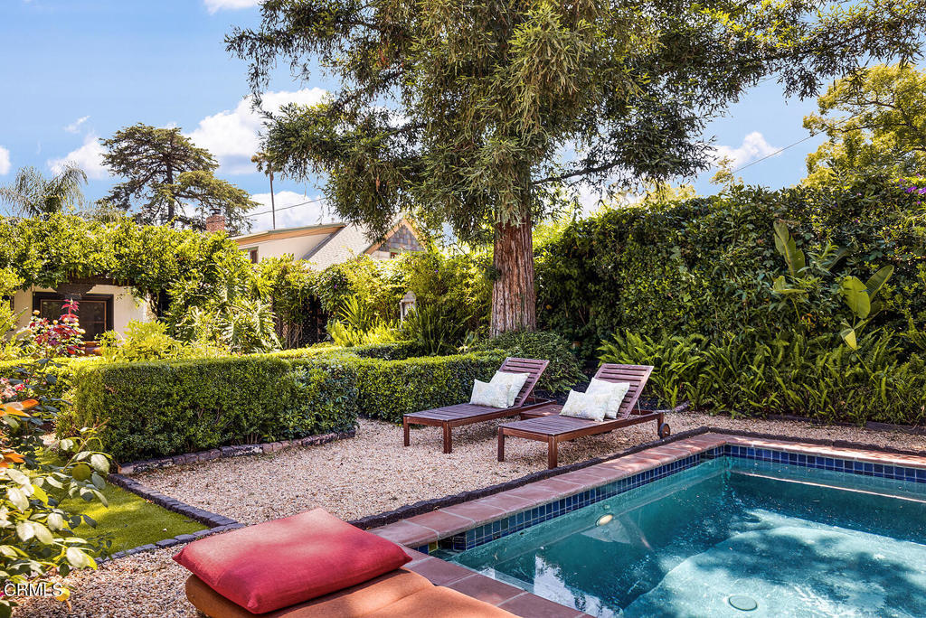 2007 Queensberry Road