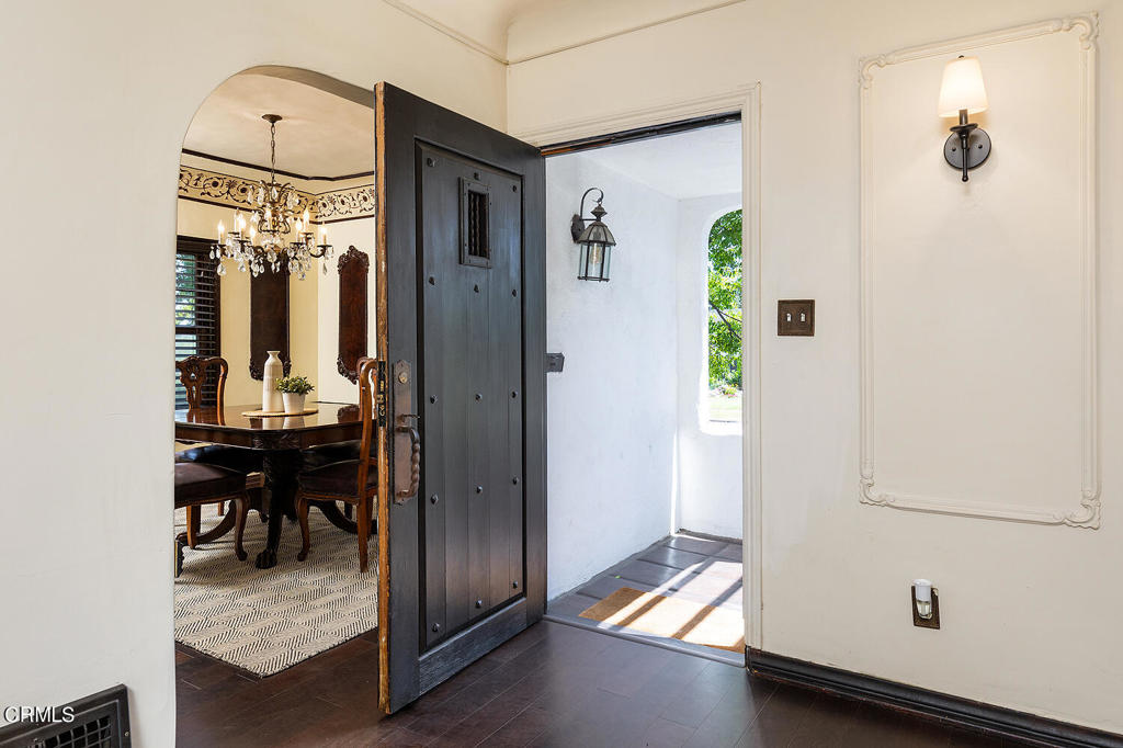 2007 Queensberry Road