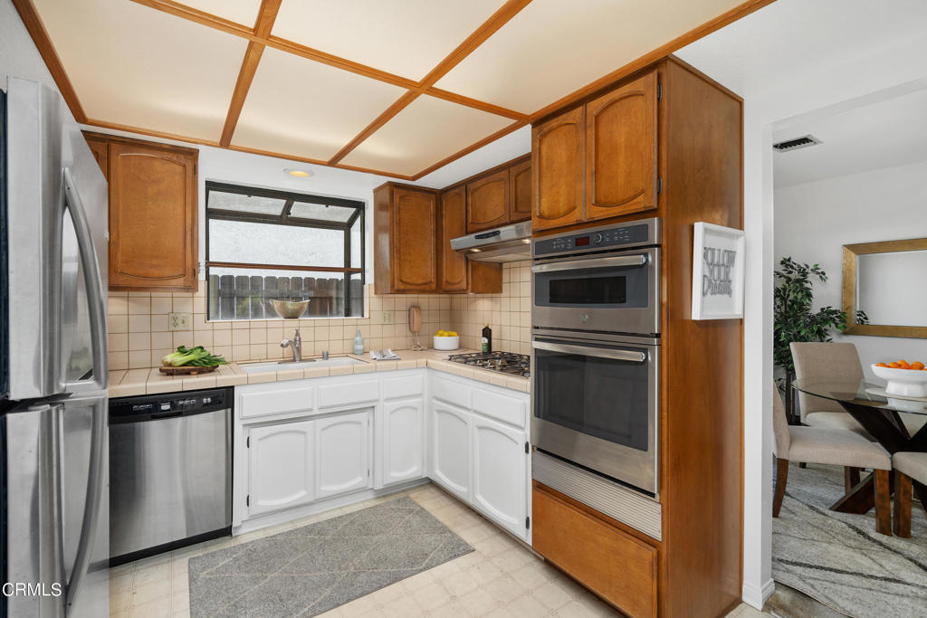 5632 1/2 McCulloch Avenue