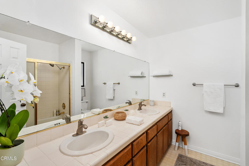 5632 1/2 McCulloch Avenue