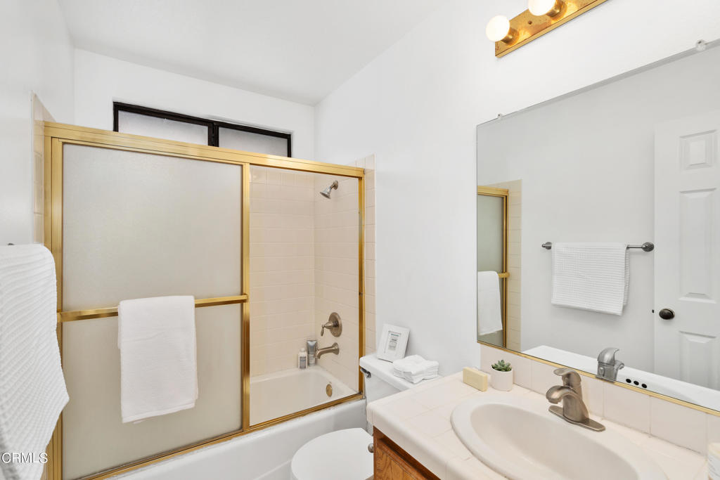 5632 1/2 McCulloch Avenue