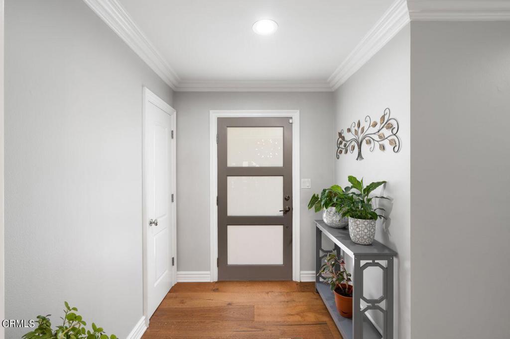 803 E Oakwood Avenue