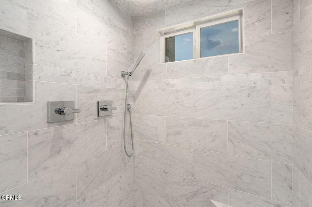 803 E Oakwood Avenue