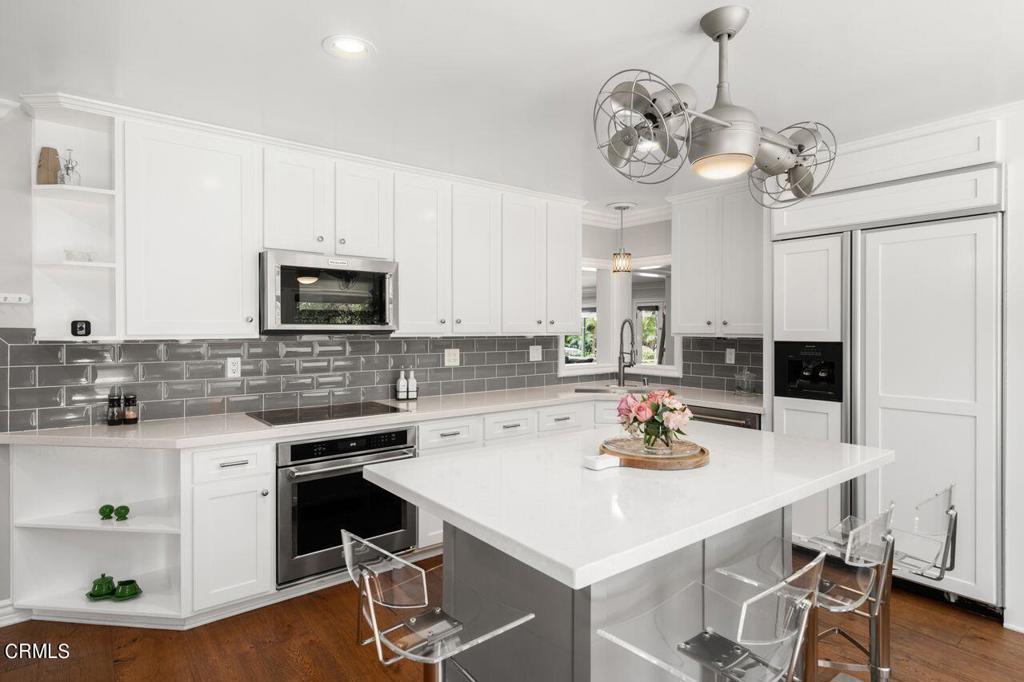 803 E Oakwood Avenue