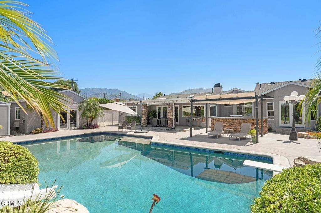 803 E Oakwood Avenue