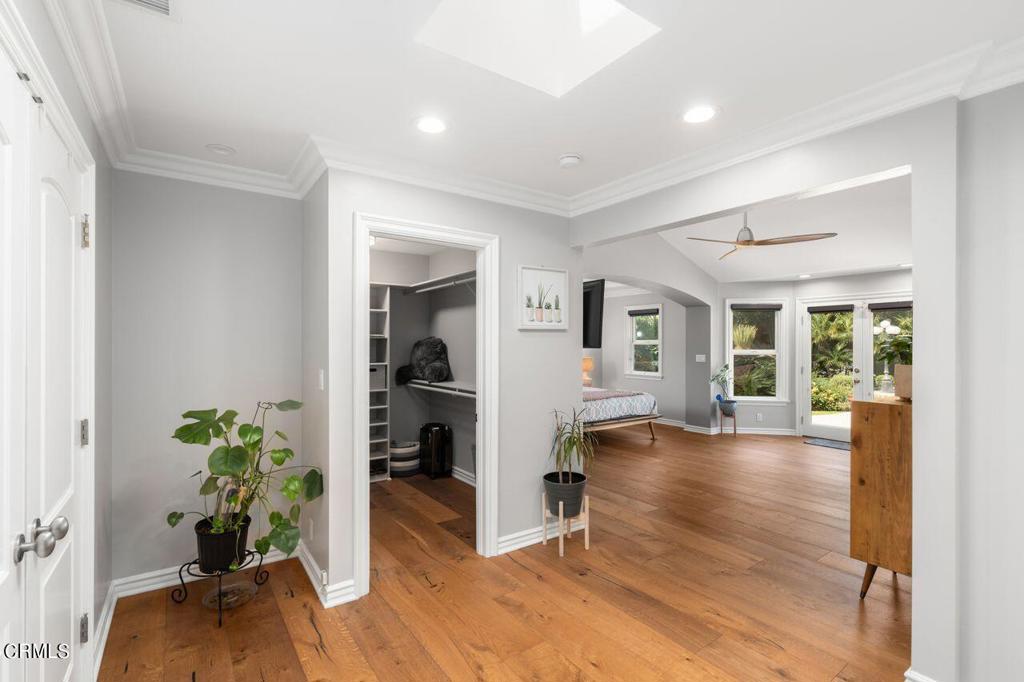 803 E Oakwood Avenue