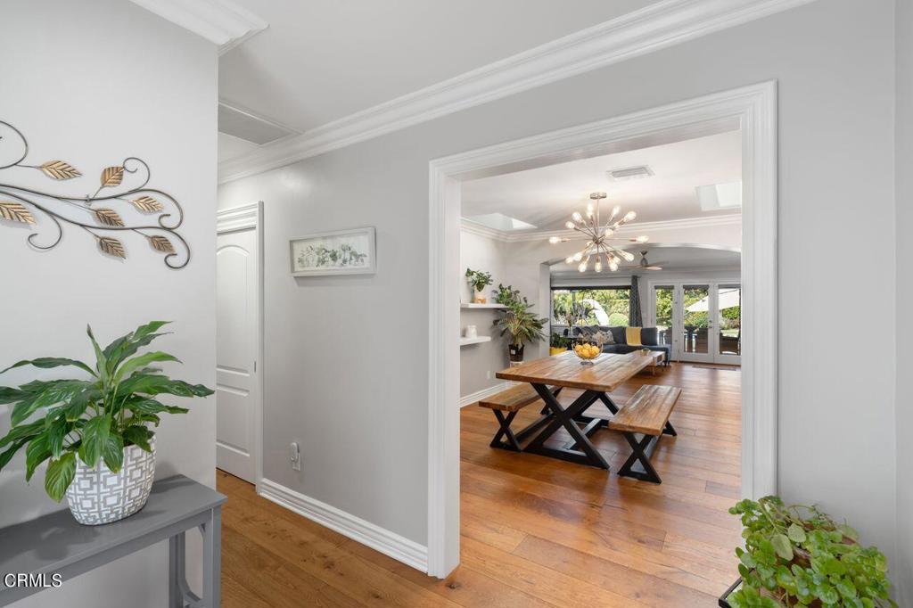 803 E Oakwood Avenue