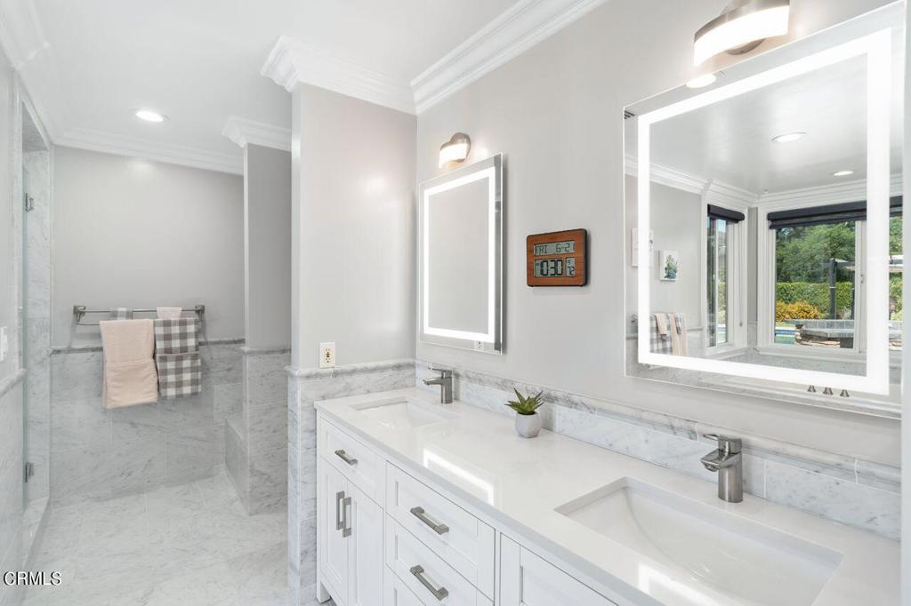 803 E Oakwood Avenue