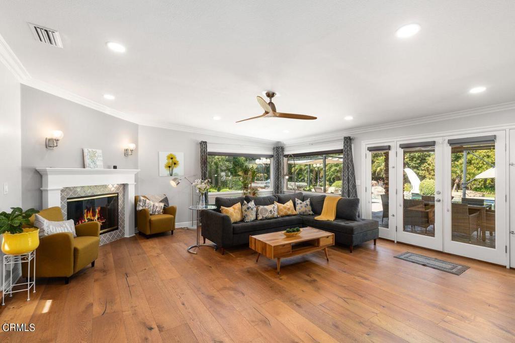 803 E Oakwood Avenue