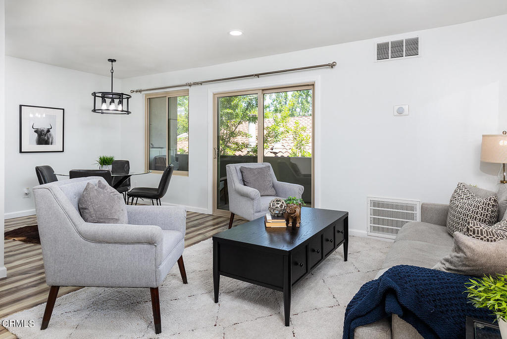 330 S Mentor Avenue 338