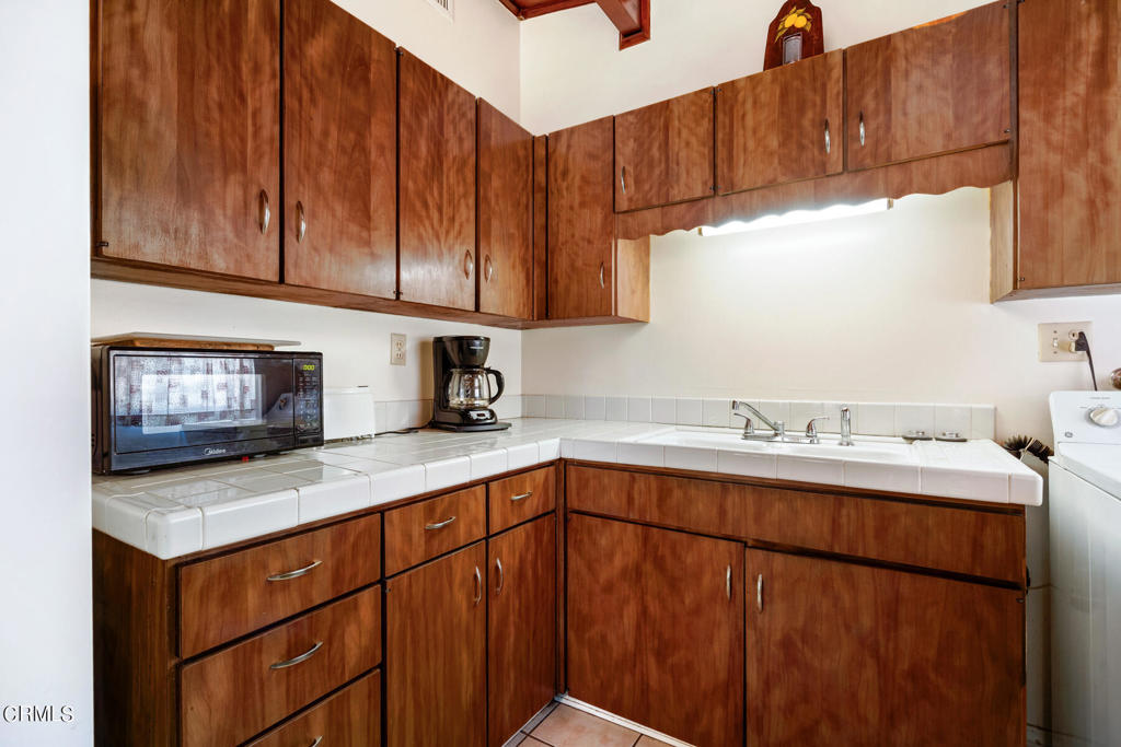 230 N Twintree Avenue