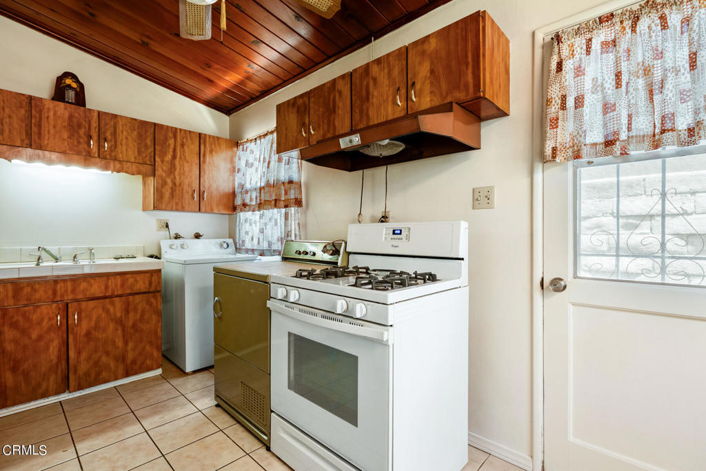 230 N Twintree Avenue