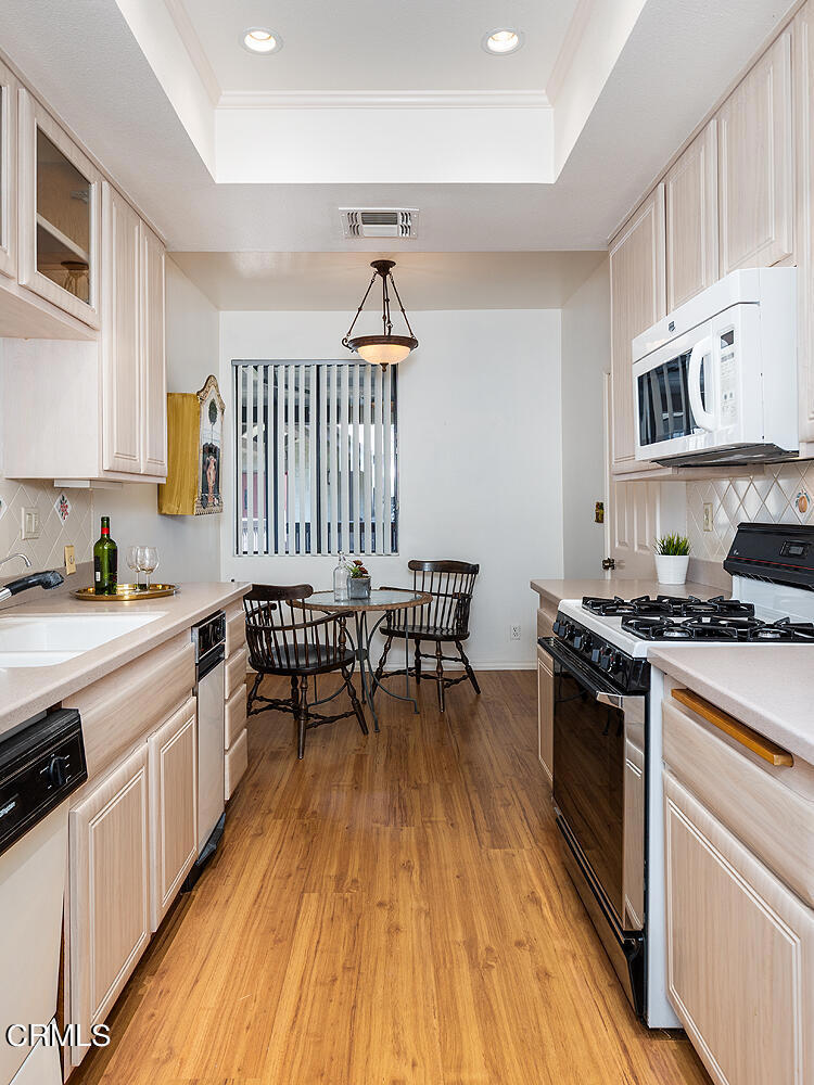 330 Cordova Street 326