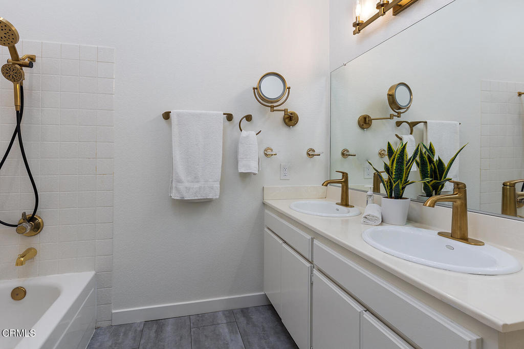 1054 Seco Street 210