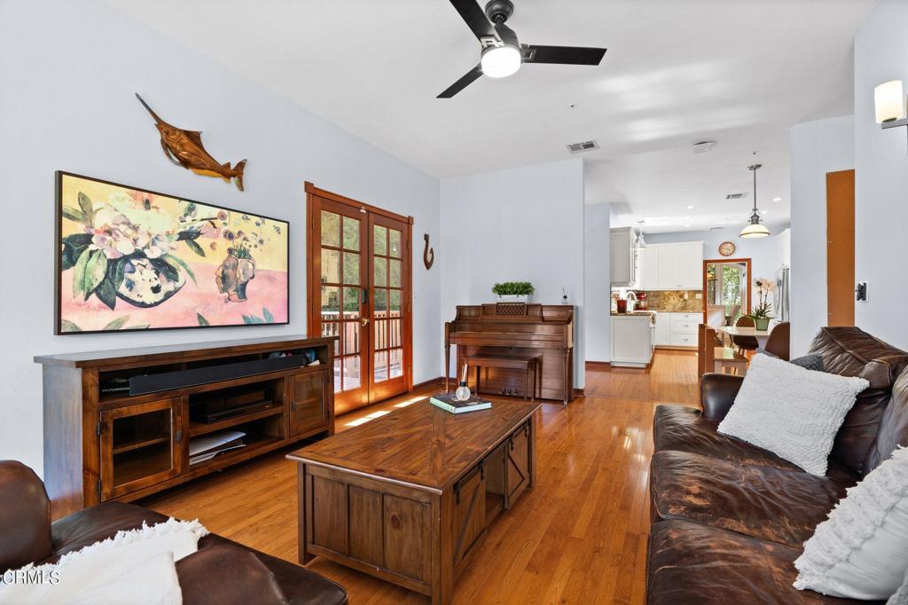 542 W W Montecito Avenue