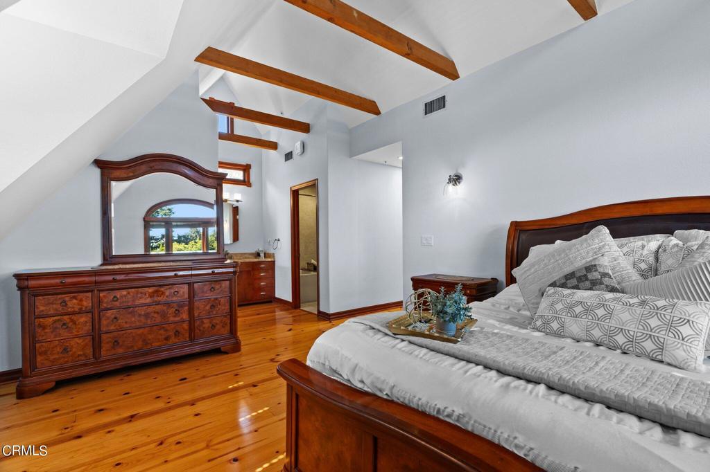 542 W W Montecito Avenue