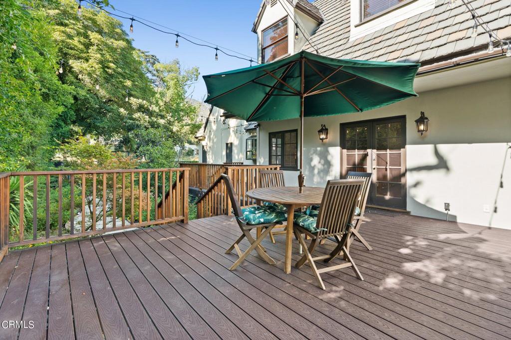 542 W W Montecito Avenue