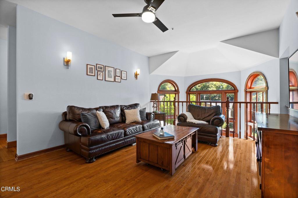 542 W W Montecito Avenue