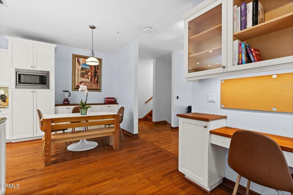 542 W W Montecito Avenue