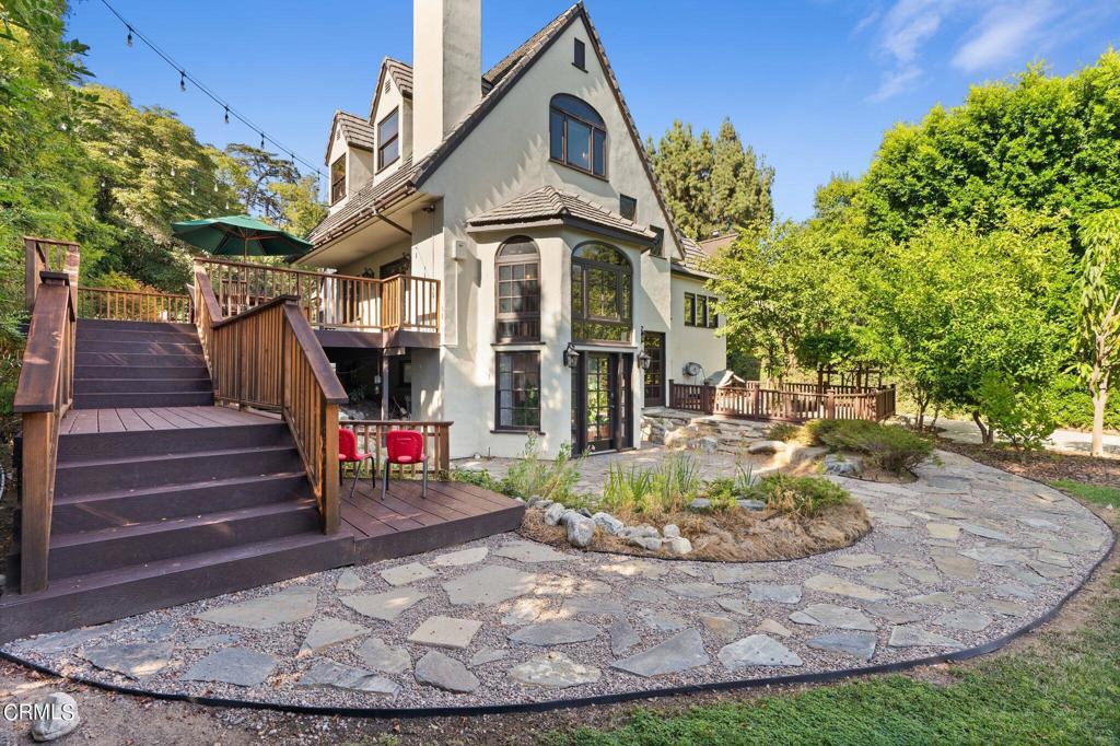 542 W W Montecito Avenue