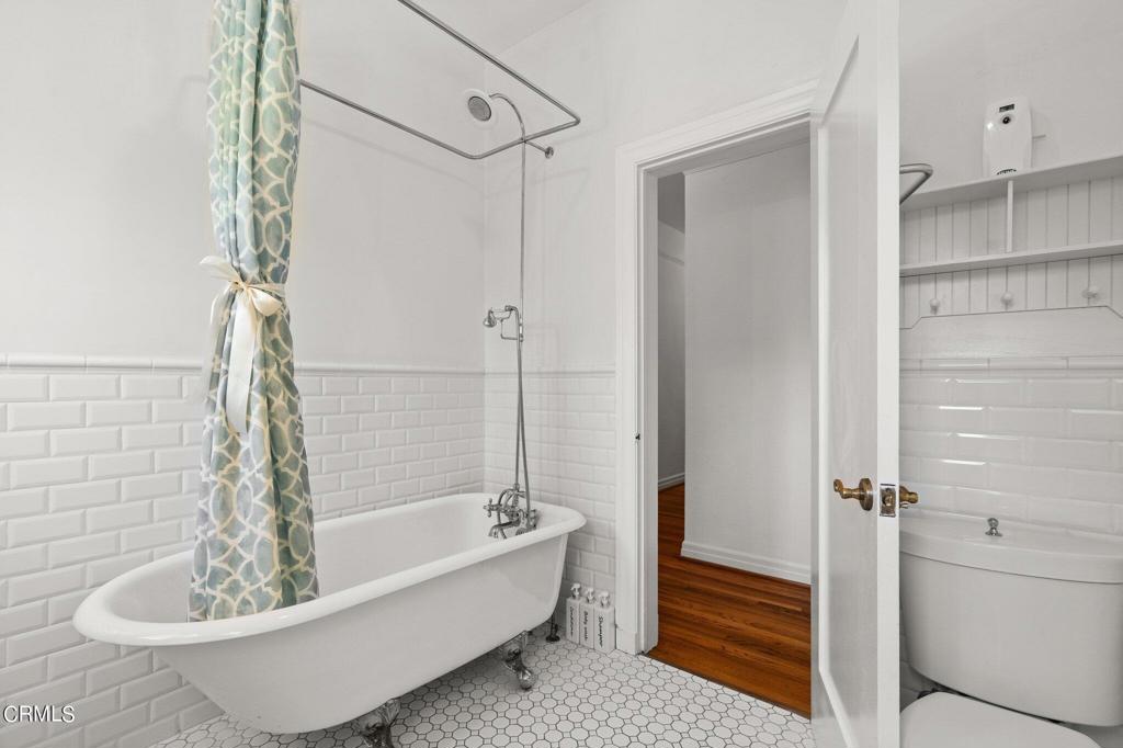 542 W W Montecito Avenue