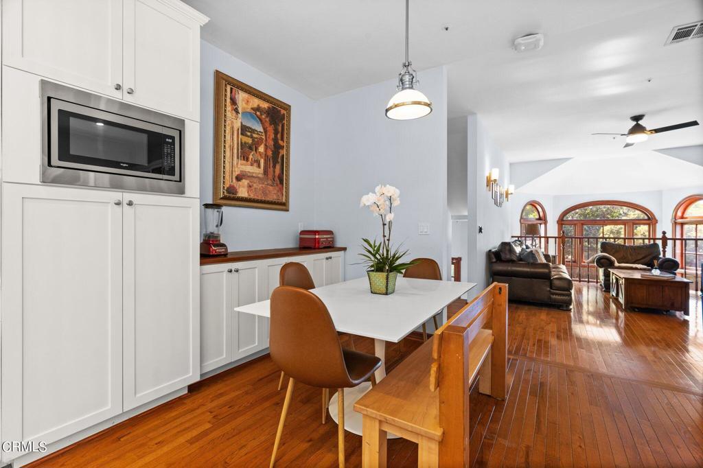 542 W W Montecito Avenue