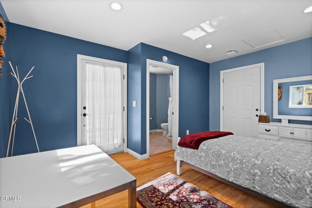 542 W W Montecito Avenue