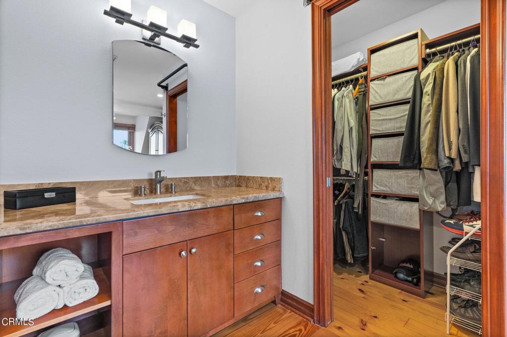 542 W W Montecito Avenue