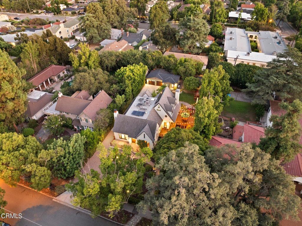 542 W W Montecito Avenue