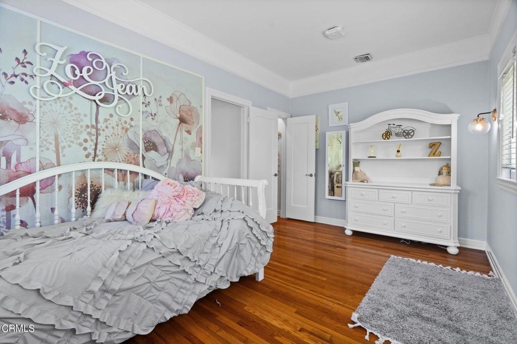 542 W W Montecito Avenue