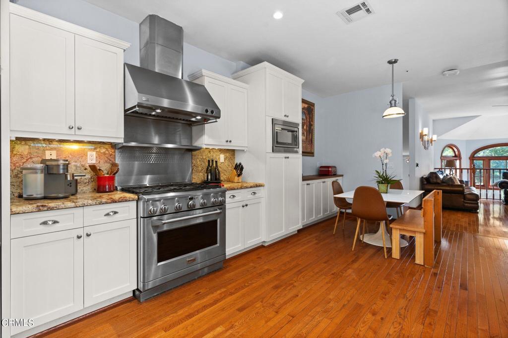 542 W W Montecito Avenue