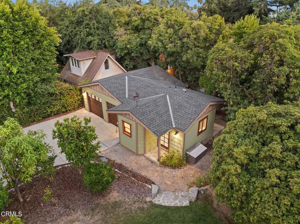 542 W W Montecito Avenue