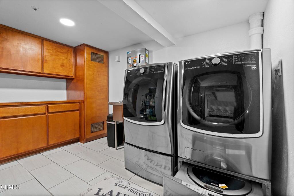 542 W W Montecito Avenue