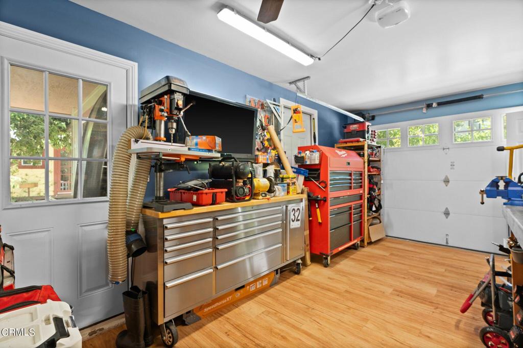 542 W W Montecito Avenue