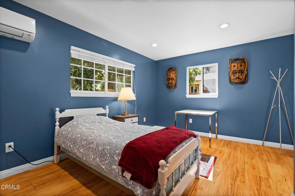 542 W W Montecito Avenue