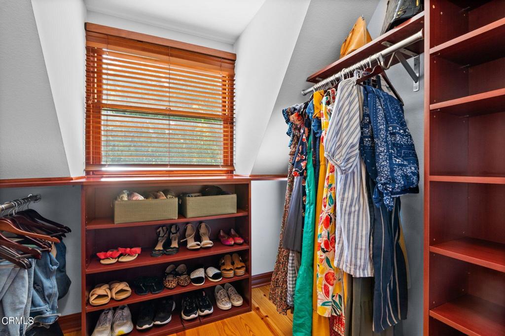 542 W W Montecito Avenue