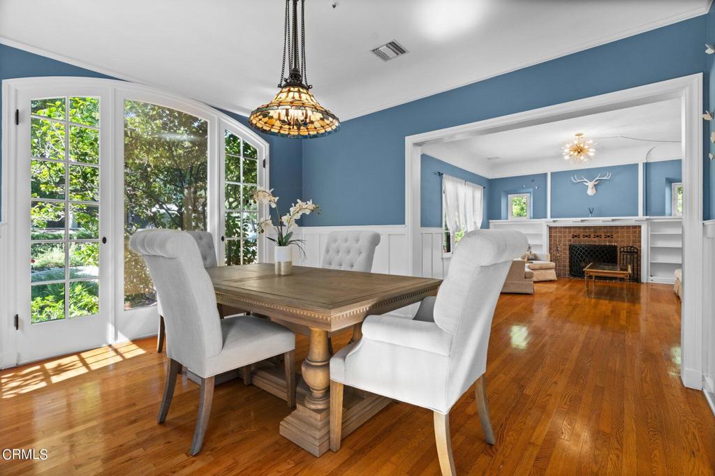 542 W W Montecito Avenue