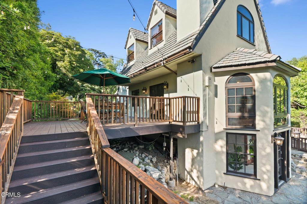 542 W W Montecito Avenue