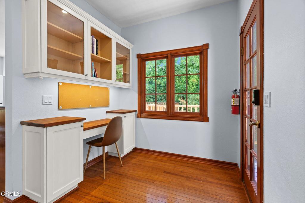 542 W W Montecito Avenue