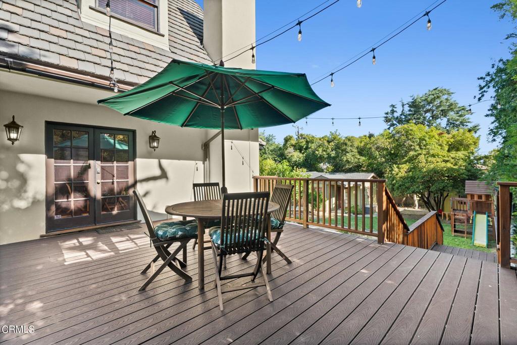 542 W W Montecito Avenue