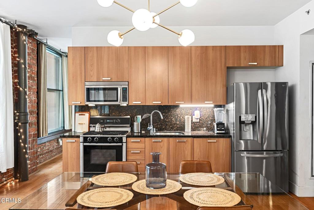 460 S Spring Street 511