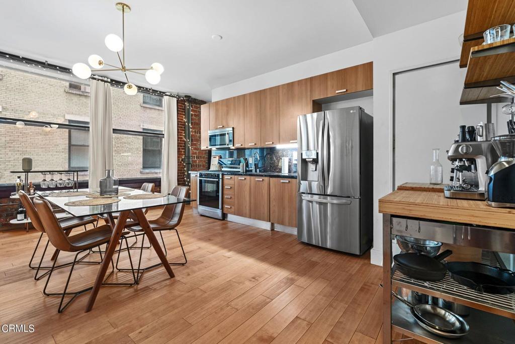 460 S Spring Street 511