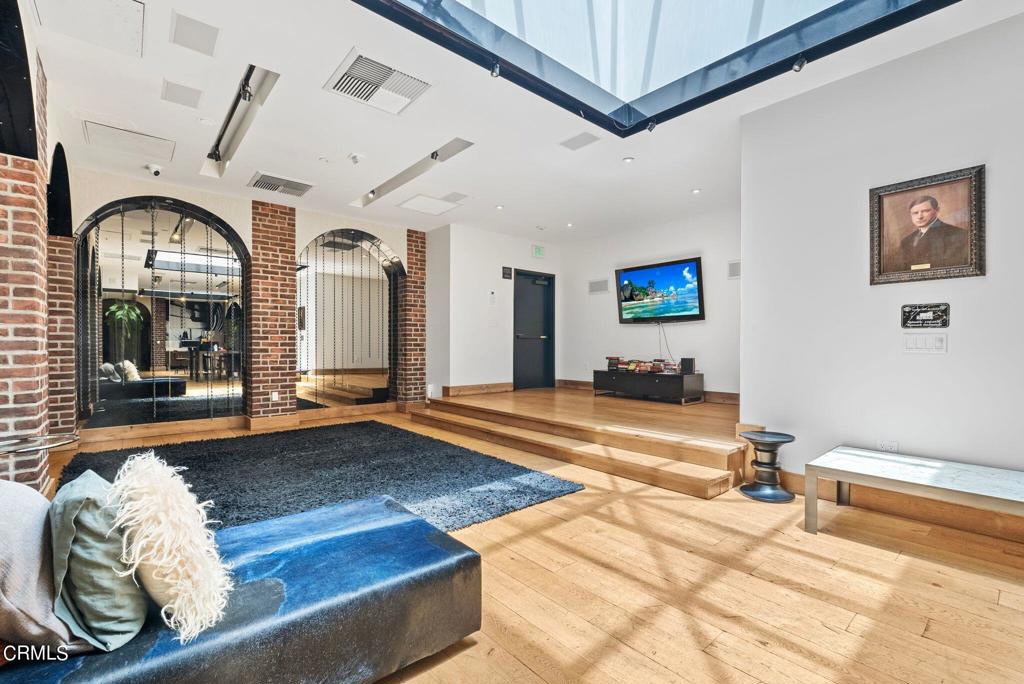 460 S Spring Street 511