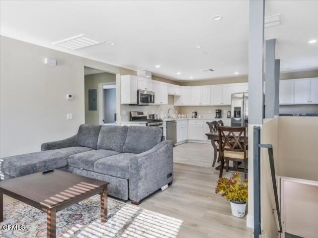 230 North Westlake Avenue #5